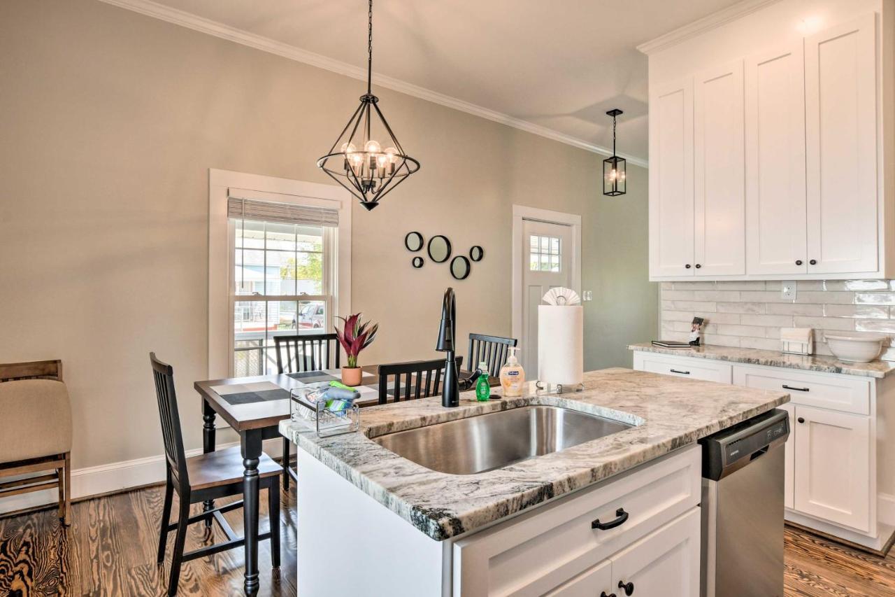 Ideally Located Penne Place With Deck And Grill Greenville Exterior foto